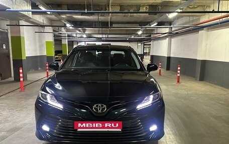 Toyota Camry, 2018 год, 2 599 000 рублей, 4 фотография