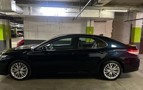 Toyota Camry, 2018 год, 2 599 000 рублей, 10 фотография