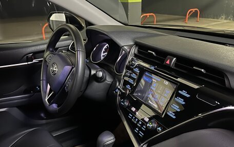 Toyota Camry, 2018 год, 2 599 000 рублей, 17 фотография