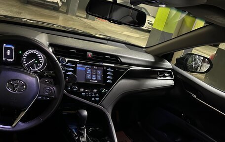 Toyota Camry, 2018 год, 2 599 000 рублей, 16 фотография