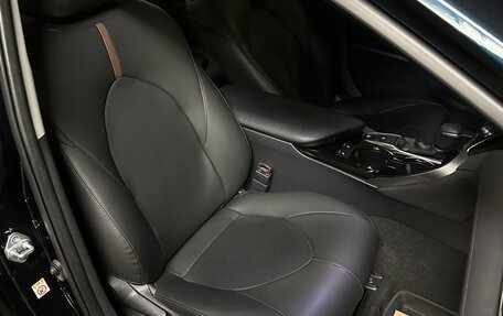 Toyota Camry, 2018 год, 2 599 000 рублей, 19 фотография