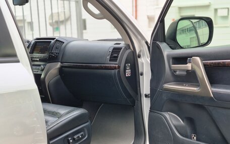 Toyota Land Cruiser 200, 2011 год, 2 850 000 рублей, 10 фотография