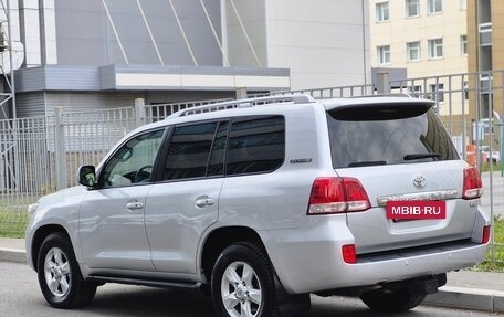 Toyota Land Cruiser 200, 2011 год, 2 850 000 рублей, 5 фотография