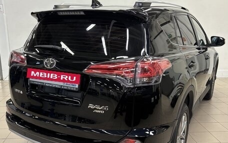 Toyota RAV4, 2018 год, 2 449 000 рублей, 4 фотография