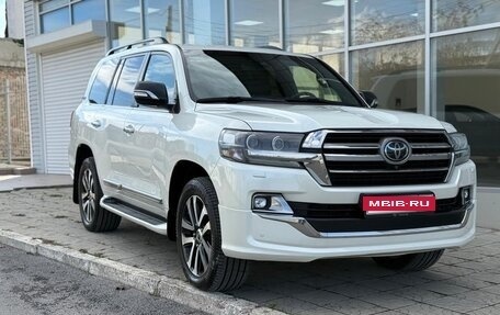 Toyota Land Cruiser 200, 2019 год, 7 350 000 рублей, 1 фотография