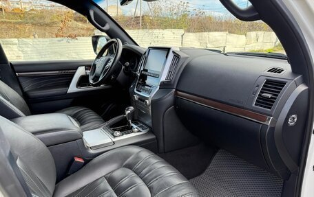 Toyota Land Cruiser 200, 2019 год, 7 350 000 рублей, 20 фотография