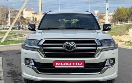 Toyota Land Cruiser 200, 2019 год, 7 350 000 рублей, 7 фотография