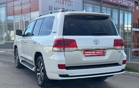 Toyota Land Cruiser 200, 2019 год, 7 350 000 рублей, 10 фотография