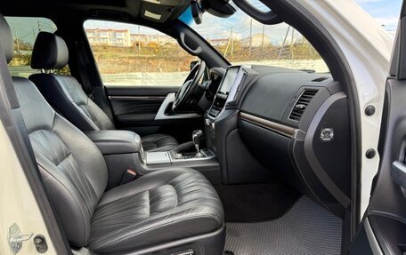 Toyota Land Cruiser 200, 2019 год, 7 350 000 рублей, 22 фотография