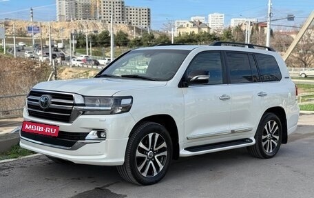 Toyota Land Cruiser 200, 2019 год, 7 350 000 рублей, 4 фотография