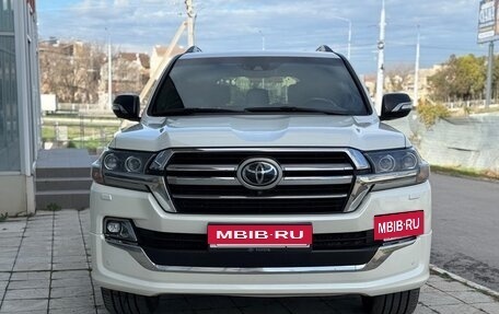 Toyota Land Cruiser 200, 2019 год, 7 350 000 рублей, 8 фотография