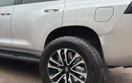 Toyota Land Cruiser Prado 150 рестайлинг 2, 2015 год, 3 950 000 рублей, 17 фотография