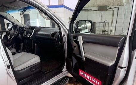 Toyota Land Cruiser Prado 150 рестайлинг 2, 2015 год, 3 950 000 рублей, 8 фотография