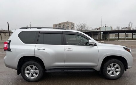 Toyota Land Cruiser Prado 150 рестайлинг 2, 2015 год, 3 950 000 рублей, 4 фотография