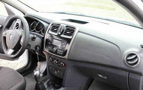 Renault Logan II, 2015 год, 789 000 рублей, 11 фотография