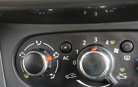 Renault Logan II, 2015 год, 789 000 рублей, 16 фотография