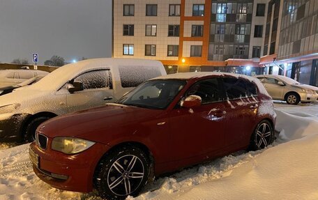 BMW 1 серия, 2011 год, 800 000 рублей, 1 фотография