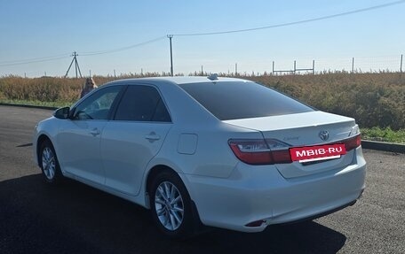 Toyota Camry, 2017 год, 2 200 000 рублей, 4 фотография