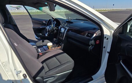 Toyota Camry, 2017 год, 2 200 000 рублей, 10 фотография