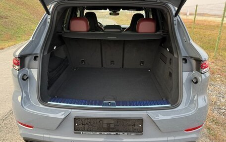 Porsche Cayenne III, 2025 год, 18 900 000 рублей, 28 фотография