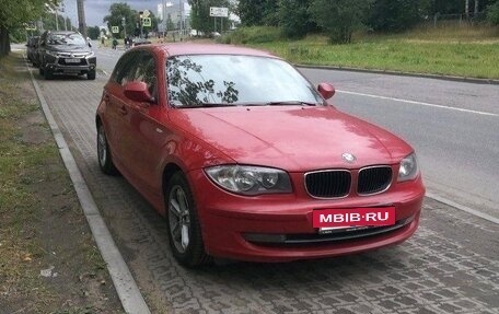 BMW 1 серия, 2011 год, 800 000 рублей, 2 фотография