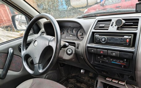 Nissan Terrano II рестайлинг, 1995 год, 350 000 рублей, 9 фотография