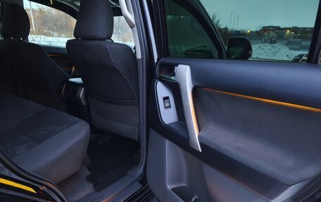 Toyota Land Cruiser Prado 150 рестайлинг 2, 2013 год, 3 600 000 рублей, 13 фотография