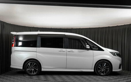 Honda Stepwgn IV, 2021 год, 3 200 000 рублей, 8 фотография