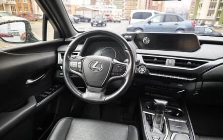 Lexus UX I, 2019 год, 3 200 000 рублей, 13 фотография