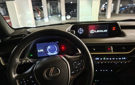 Lexus UX I, 2019 год, 3 200 000 рублей, 14 фотография