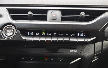 Lexus UX I, 2019 год, 3 200 000 рублей, 22 фотография