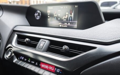 Lexus UX I, 2019 год, 3 200 000 рублей, 21 фотография