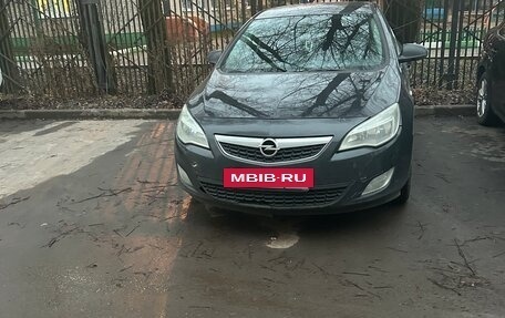 Opel Astra J, 2011 год, 570 000 рублей, 2 фотография