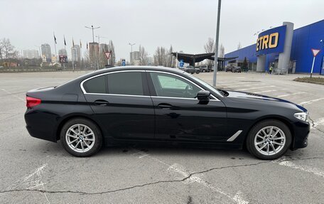 BMW 5 серия, 2019 год, 2 350 000 рублей, 3 фотография