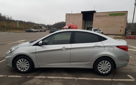 Hyundai Solaris II рестайлинг, 2010 год, 700 000 рублей, 4 фотография