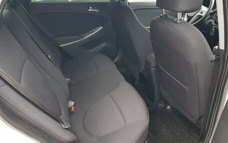 Hyundai Solaris II рестайлинг, 2010 год, 700 000 рублей, 11 фотография