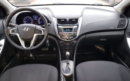 Hyundai Solaris II рестайлинг, 2010 год, 700 000 рублей, 13 фотография