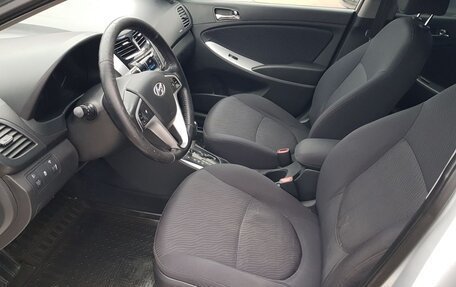 Hyundai Solaris II рестайлинг, 2010 год, 700 000 рублей, 9 фотография