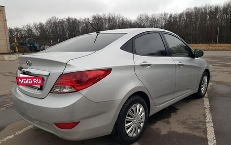 Hyundai Solaris II рестайлинг, 2010 год, 700 000 рублей, 5 фотография