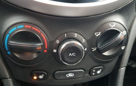 Hyundai Solaris II рестайлинг, 2010 год, 700 000 рублей, 17 фотография