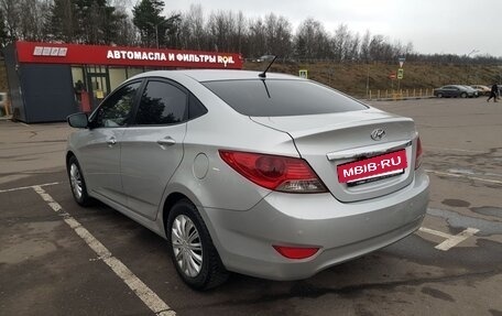 Hyundai Solaris II рестайлинг, 2010 год, 700 000 рублей, 6 фотография