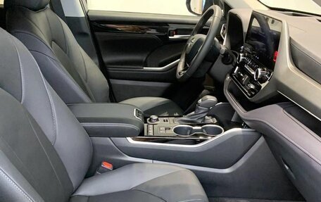 Toyota Highlander, 2024 год, 6 750 000 рублей, 12 фотография