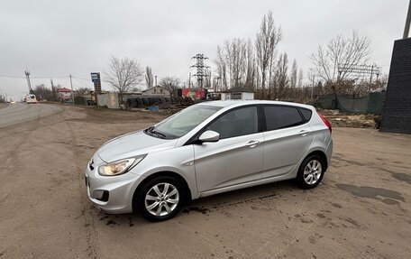 Hyundai Solaris II рестайлинг, 2012 год, 720 000 рублей, 1 фотография