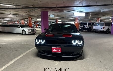 Dodge Challenger III рестайлинг 2, 2019 год, 4 500 000 рублей, 1 фотография