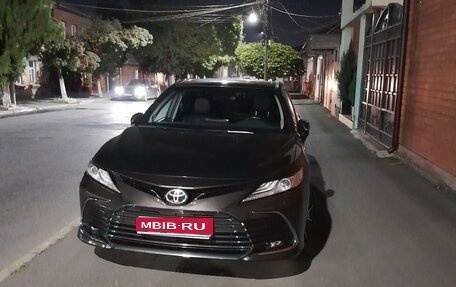 Toyota Camry, 2021 год, 3 200 000 рублей, 1 фотография