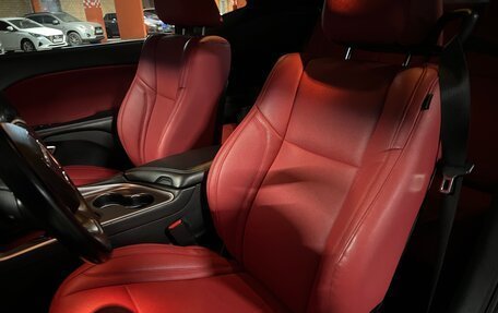 Dodge Challenger III рестайлинг 2, 2019 год, 4 500 000 рублей, 5 фотография