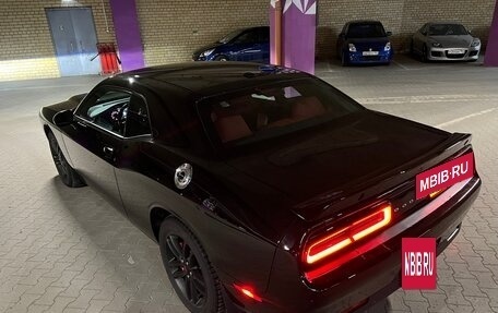Dodge Challenger III рестайлинг 2, 2019 год, 4 500 000 рублей, 9 фотография