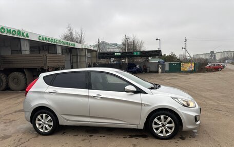 Hyundai Solaris II рестайлинг, 2012 год, 720 000 рублей, 4 фотография