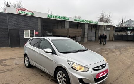 Hyundai Solaris II рестайлинг, 2012 год, 720 000 рублей, 3 фотография