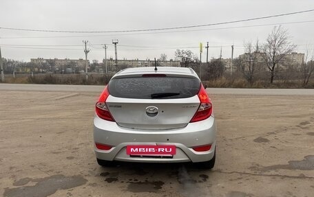 Hyundai Solaris II рестайлинг, 2012 год, 720 000 рублей, 5 фотография